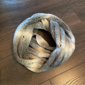 🩶 Cozy Gray Infinity Scarf